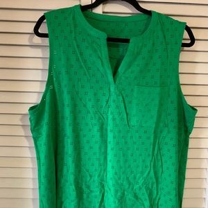 Tanks & Sleeveless Shirts